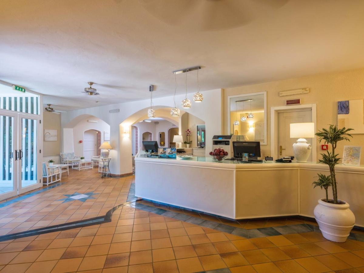 Hotel Rocce Sarde San Pantaleo Exterior photo