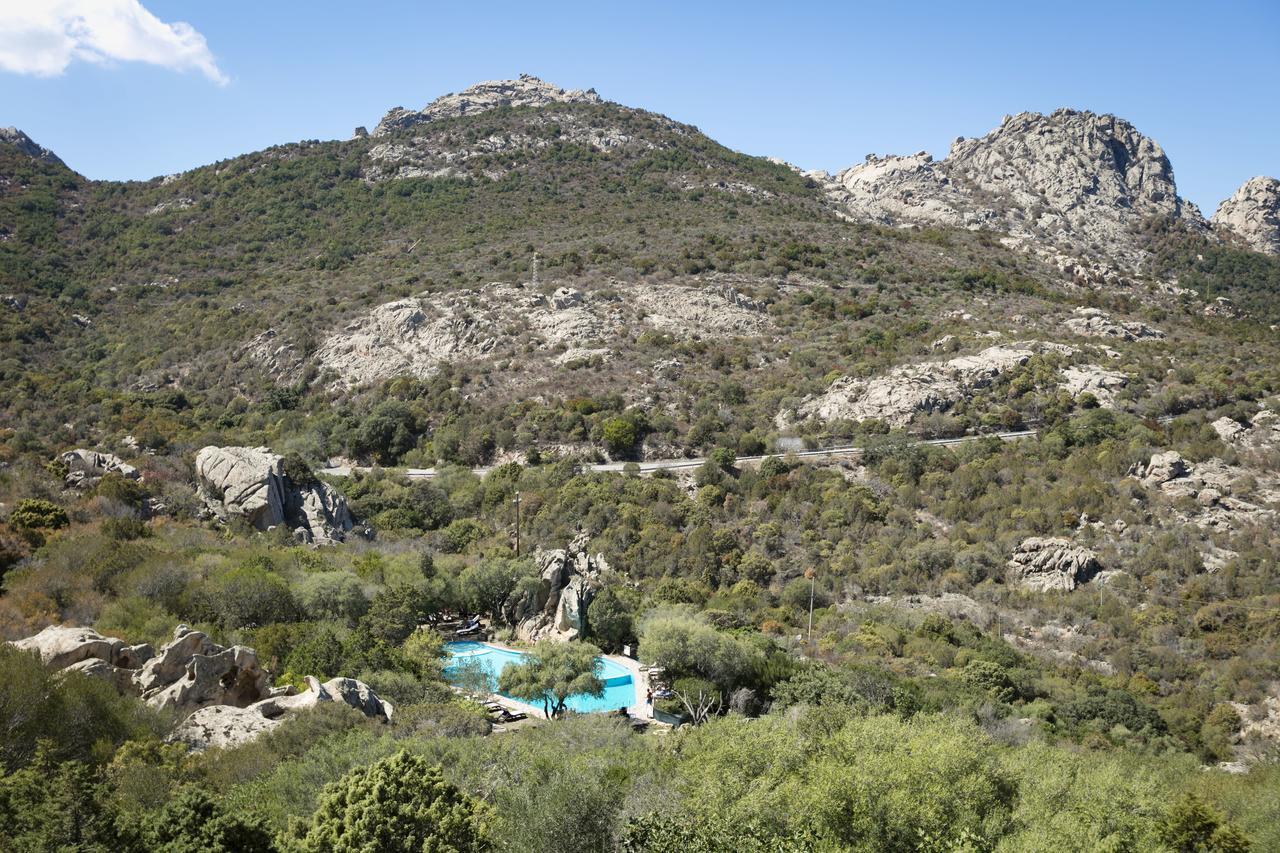 Hotel Rocce Sarde San Pantaleo Exterior photo