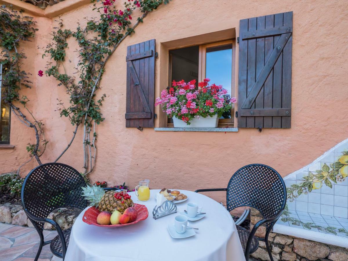Hotel Rocce Sarde San Pantaleo Exterior photo